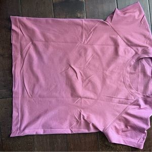 Lululemon crop shirt